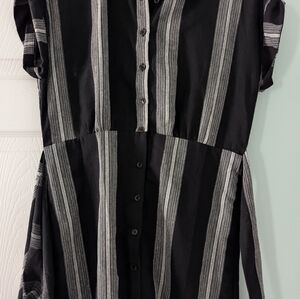 Size S (fits like XS) linen wrap dress